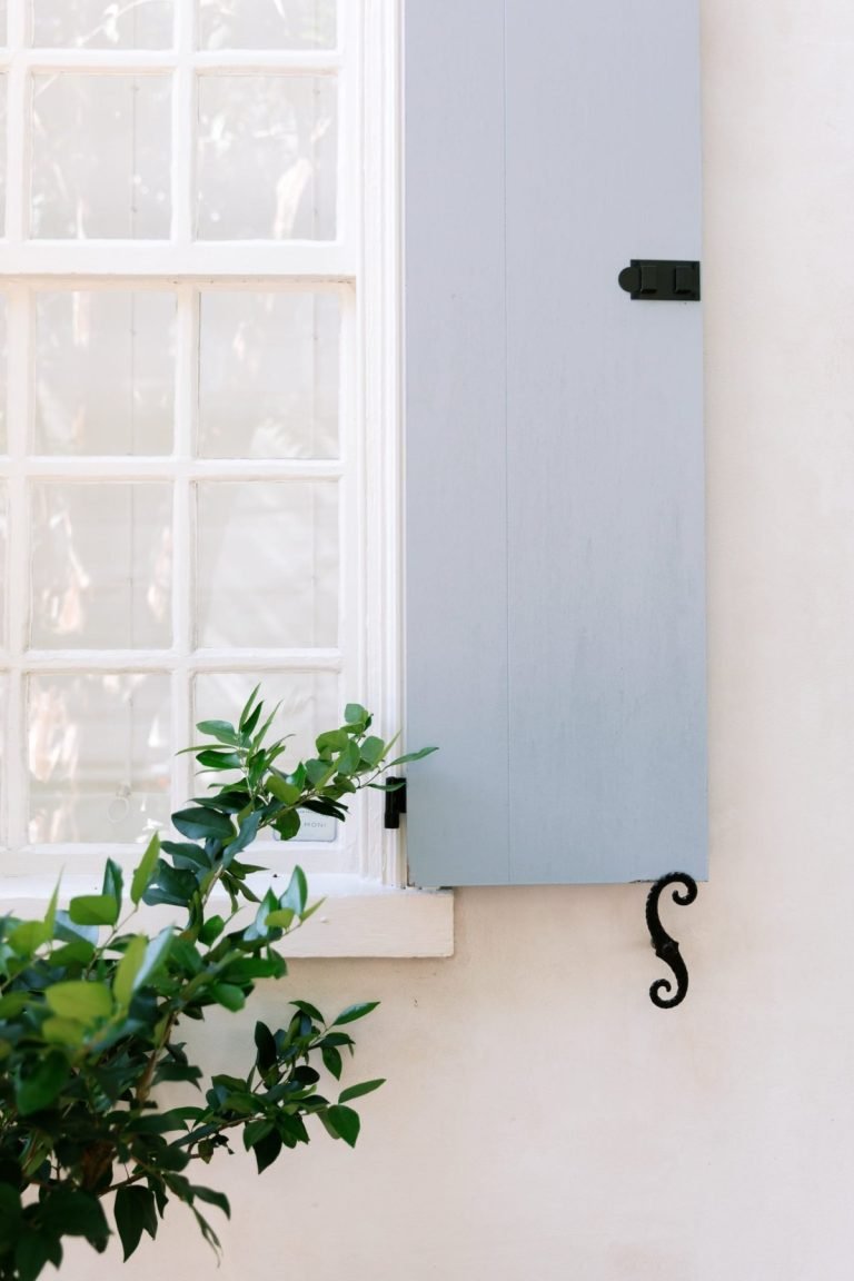 How to Create a Welcoming Front Porch
